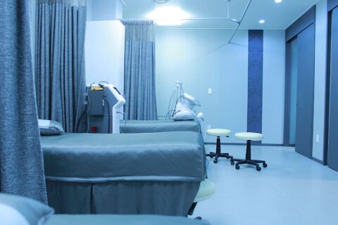 Suriyeli Sığınmacılara Sunulan Sağlık Hizmetleri 16 hospital ward hospital medical room operation accommodation