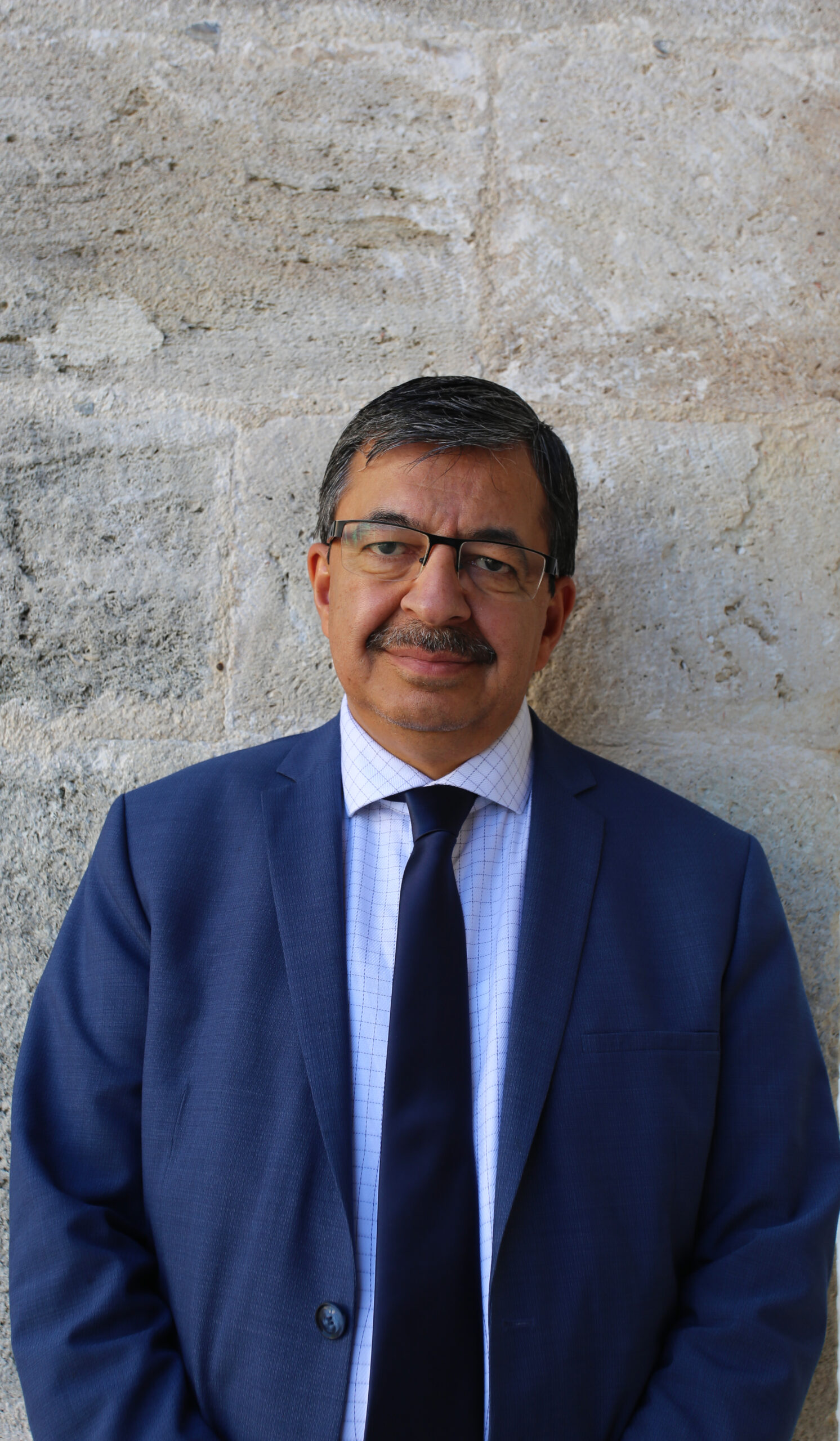 Hayati İnanç: Türk Aydını Doğuya Giden Gemide, Batıya Doğru Koşan Tayfalar Gibi 6 04 3 scaled