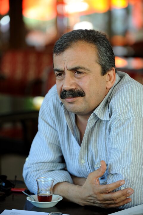 Sırrı Süreyya Önder: ‘Hekim Hastanın Klinik Bulgularına, Hasta Sadece Hekimin Gözünün İçine Bakar’ 23 C1 2